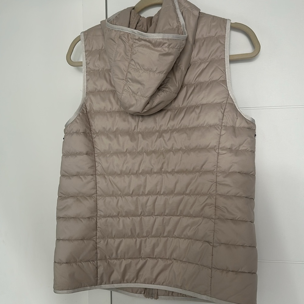Theory Quilt Light Weight Gray Vest , Amazing Item View 4